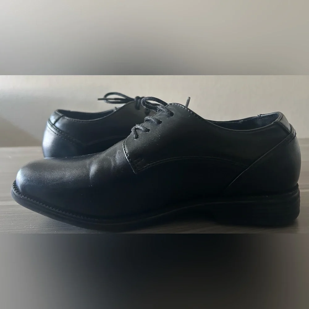 Perry Ellis Classic Black Dress Shoes